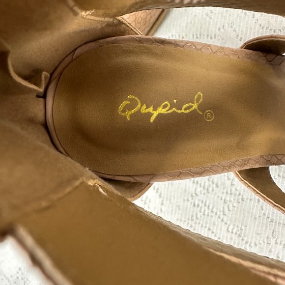 "Qupid", Zip closure in back, Tan Snake print and buckle Color, 7M - Picture 4 of 7